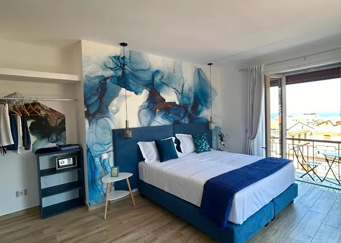 Lumar Luxury בית הארחה